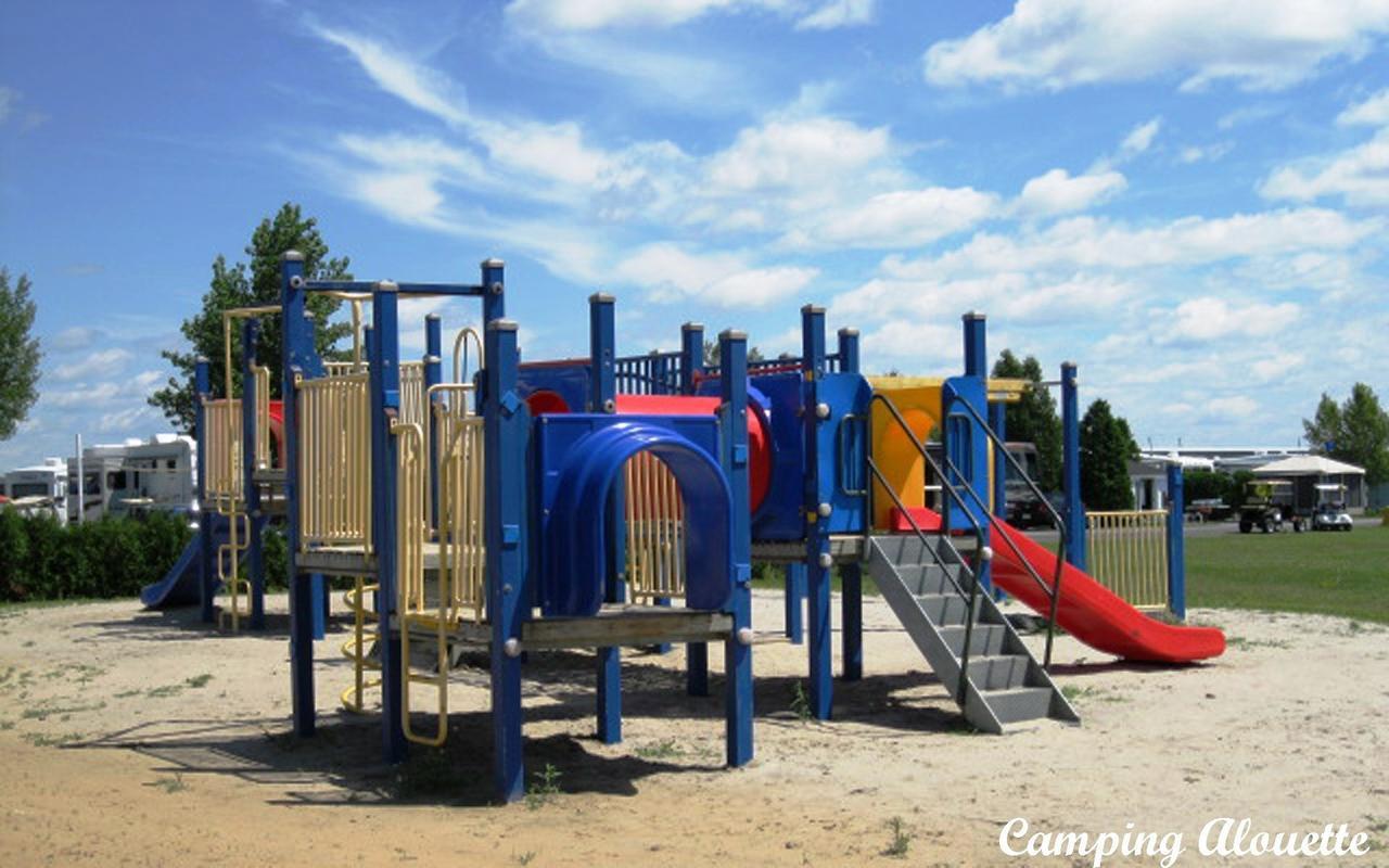 ホテルAlouette Parkbridge Saint-Mathieu-de-Beloeil エクステリア 写真